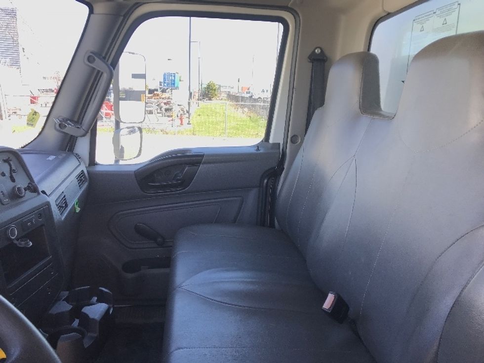 Medium Duty Box Truck-Light and Medium Duty Trucks-International-2020-MV607-Saint Laurent-PQ-251,890\n\t\tkm-$ 55,250 - Image 19