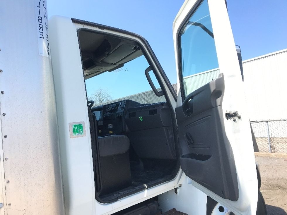 Medium Duty Box Truck-Light and Medium Duty Trucks-International-2020-MV607-Saint Laurent-PQ-251,890\n\t\tkm-$ 55,250 - Image 20