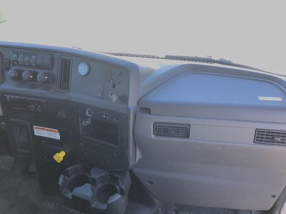 Medium Duty Box Truck-Light and Medium Duty Trucks-International-2020-MV607-Saint Laurent-PQ-251,890\n\t\tkm-$ 55,250 - Image 21