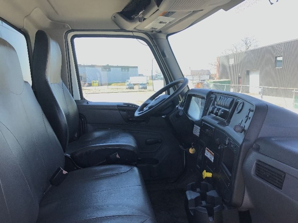 Medium Duty Box Truck-Light and Medium Duty Trucks-International-2020-MV607-Saint Laurent-PQ-251,890\n\t\tkm-$ 55,250 - Image 22
