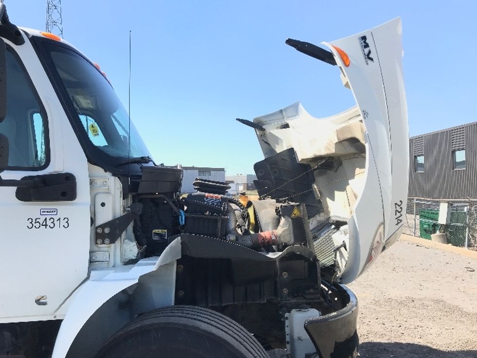 Medium Duty Box Truck-Light and Medium Duty Trucks-International-2020-MV607-Saint Laurent-PQ-251,890\n\t\tkm-$ 55,250 - Image 23