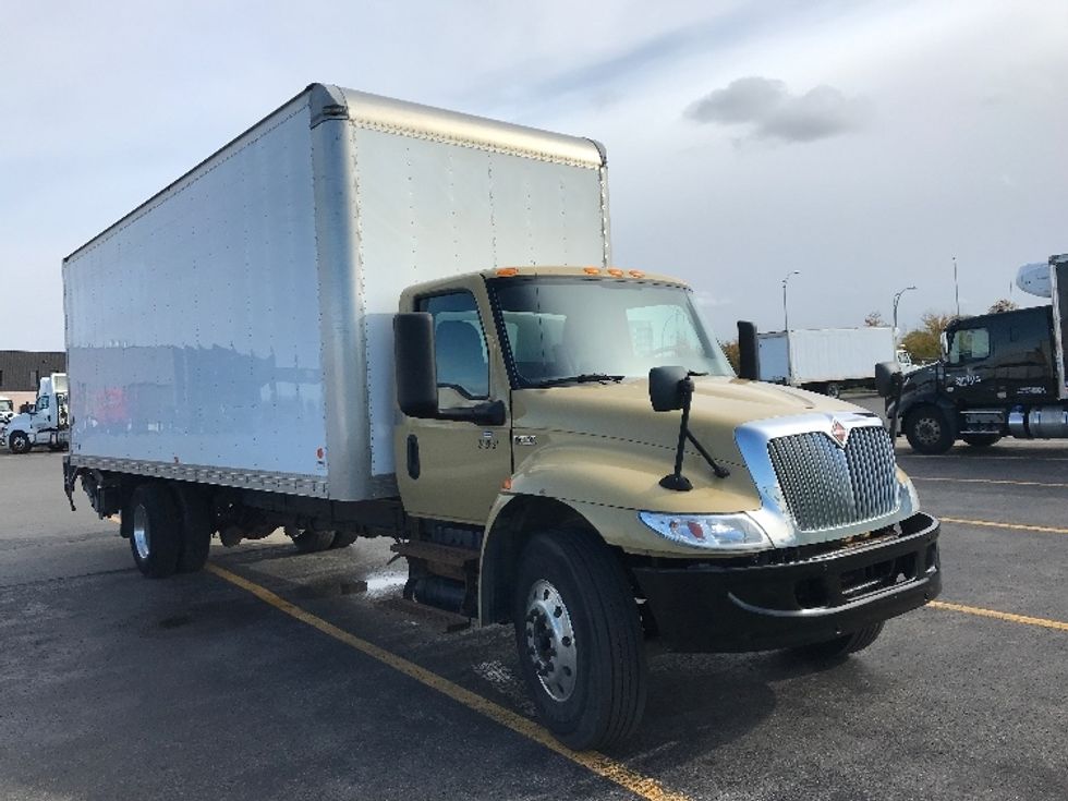 Medium Duty Box Truck-Light and Medium Duty Trucks-International-2020-MV607-Saint Laurent-PQ-272,528\n\t\tkm-$ 55,500 - Image 1