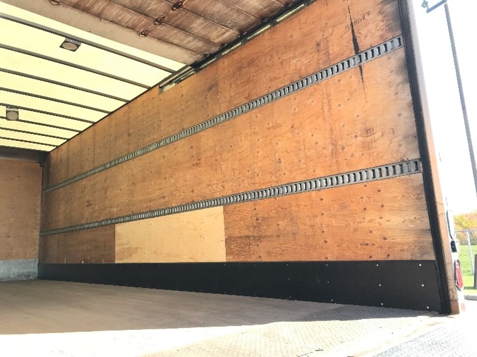 Medium Duty Box Truck-Light and Medium Duty Trucks-International-2020-MV607-Saint Laurent-PQ-272,528\n\t\tkm-$ 55,500 - Image 12