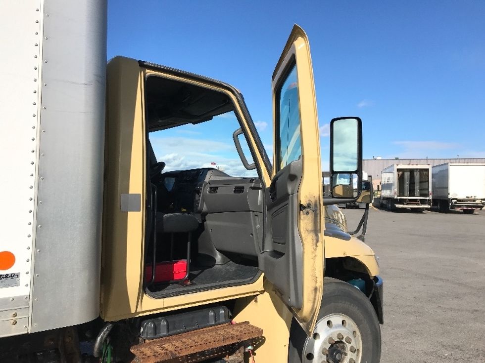 Medium Duty Box Truck-Light and Medium Duty Trucks-International-2020-MV607-Saint Laurent-PQ-272,528\n\t\tkm-$ 55,500 - Image 20