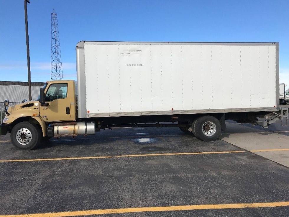 Medium Duty Box Truck-Light and Medium Duty Trucks-International-2020-MV607-Saint Laurent-PQ-272,528\n\t\tkm-$ 55,500 - Image 4