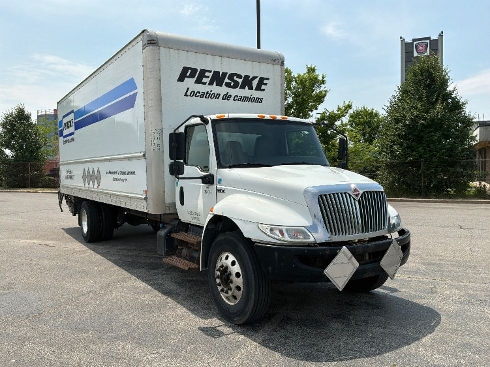 Medium Duty Box Truck-Light and Medium Duty Trucks-International-2020-MV607-Saint Laurent-PQ-281,463\n\t\tkm-$ 50,250 - Image 1