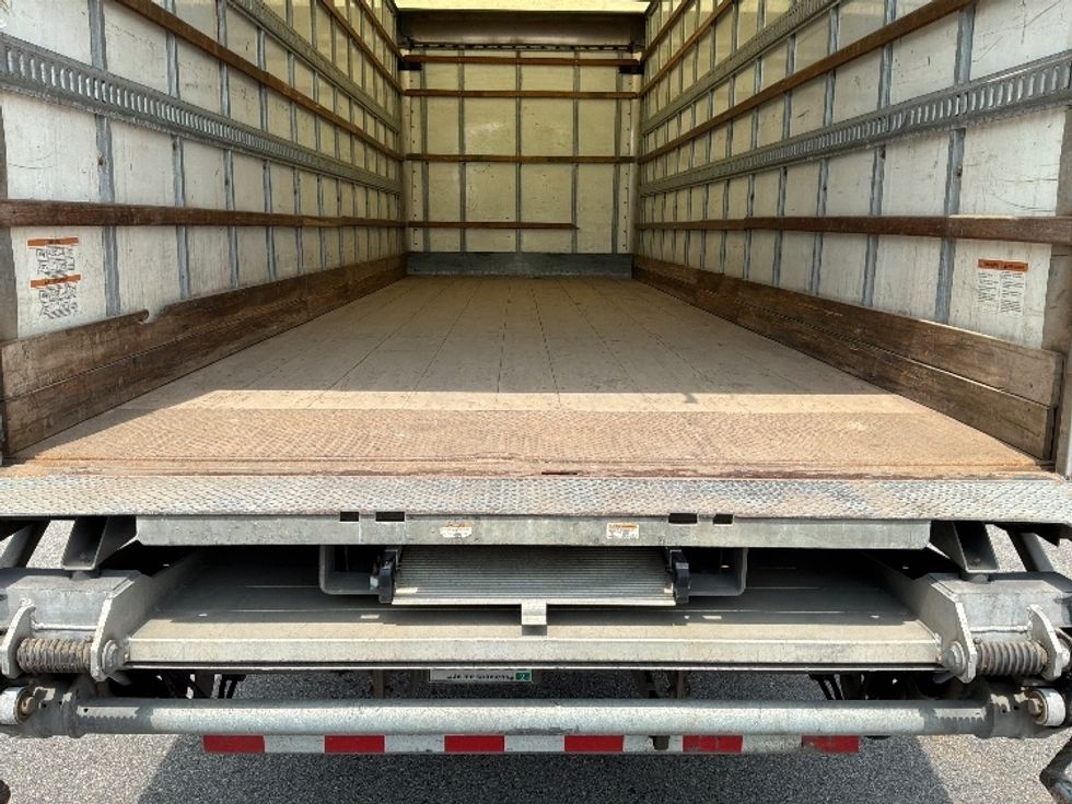 Medium Duty Box Truck-Light and Medium Duty Trucks-International-2020-MV607-Saint Laurent-PQ-281,463\n\t\tkm-$ 50,250 - Image 10