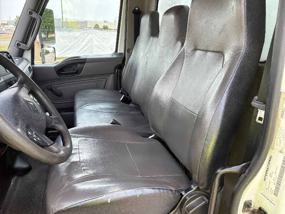 Medium Duty Box Truck-Light and Medium Duty Trucks-International-2020-MV607-Saint Laurent-PQ-281,463\n\t\tkm-$ 50,250 - Image 19