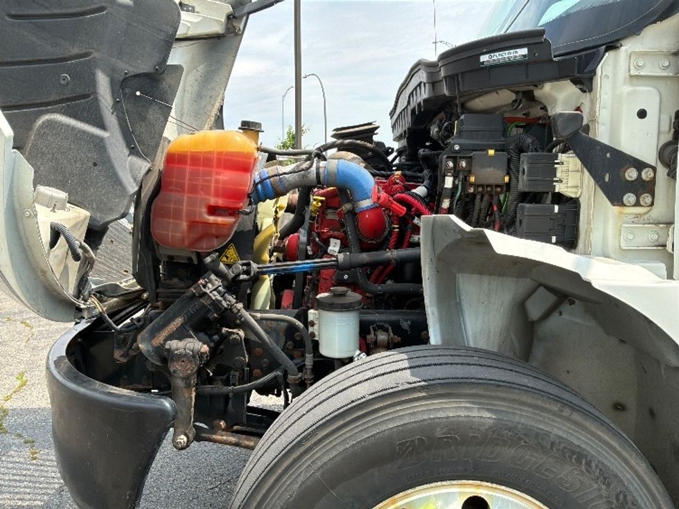 Medium Duty Box Truck-Light and Medium Duty Trucks-International-2020-MV607-Saint Laurent-PQ-281,463\n\t\tkm-$ 50,250 - Image 23