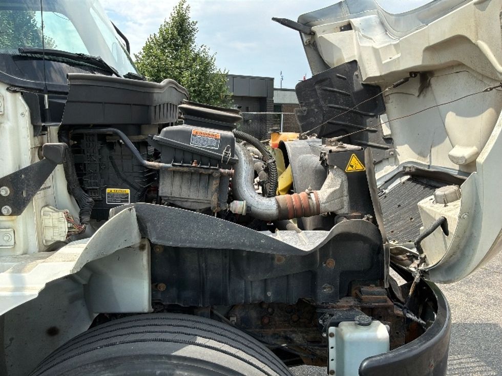 Medium Duty Box Truck-Light and Medium Duty Trucks-International-2020-MV607-Saint Laurent-PQ-281,463\n\t\tkm-$ 50,250 - Image 24