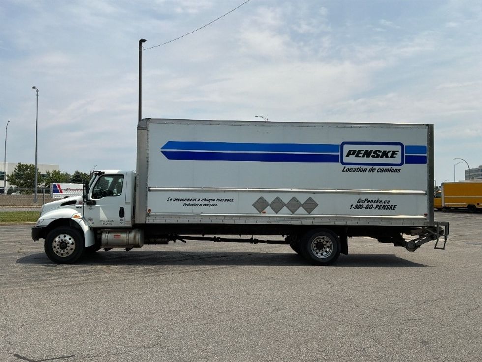 Medium Duty Box Truck-Light and Medium Duty Trucks-International-2020-MV607-Saint Laurent-PQ-281,463\n\t\tkm-$ 50,250 - Image 4