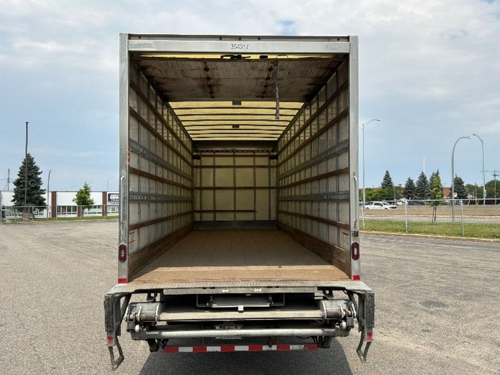 Medium Duty Box Truck-Light and Medium Duty Trucks-International-2020-MV607-Saint Laurent-PQ-281,463\n\t\tkm-$ 50,250 - Image 8