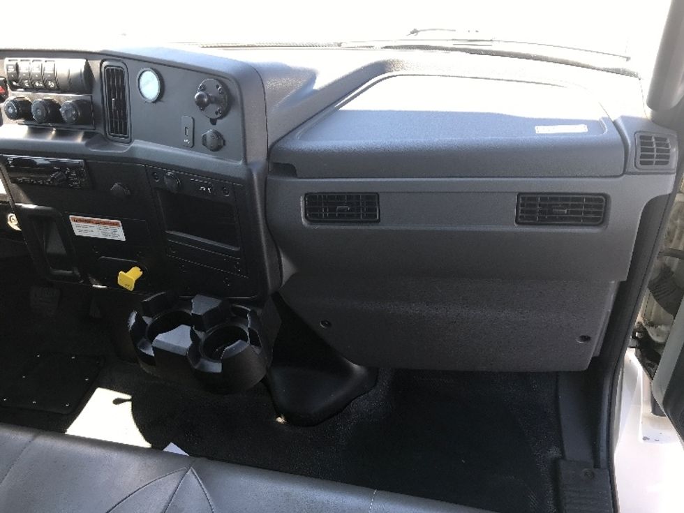 Medium Duty Box Truck-Light and Medium Duty Trucks-International-2020-MV607-Saint Laurent-PQ-293,928\n\t\tkm-$ 54,750 - Image 21