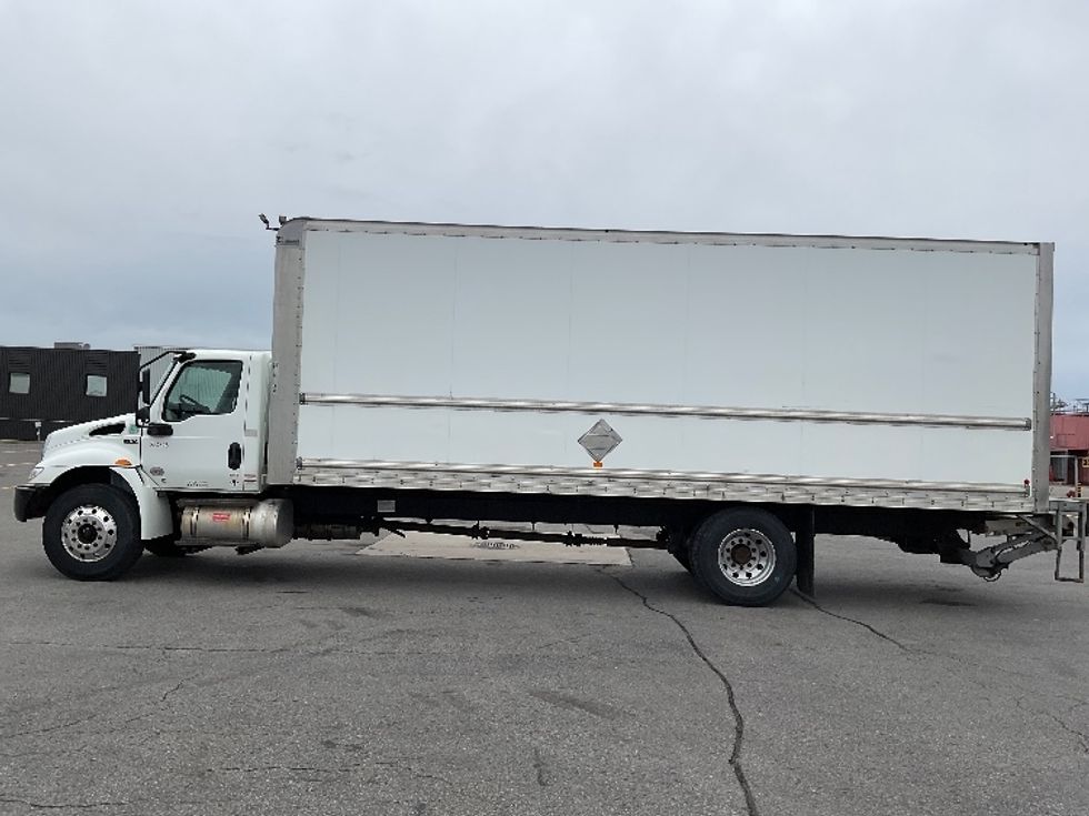 Medium Duty Box Truck-Light and Medium Duty Trucks-International-2020-MV607-Saint Laurent-PQ-293,928\n\t\tkm-$ 54,750 - Image 4