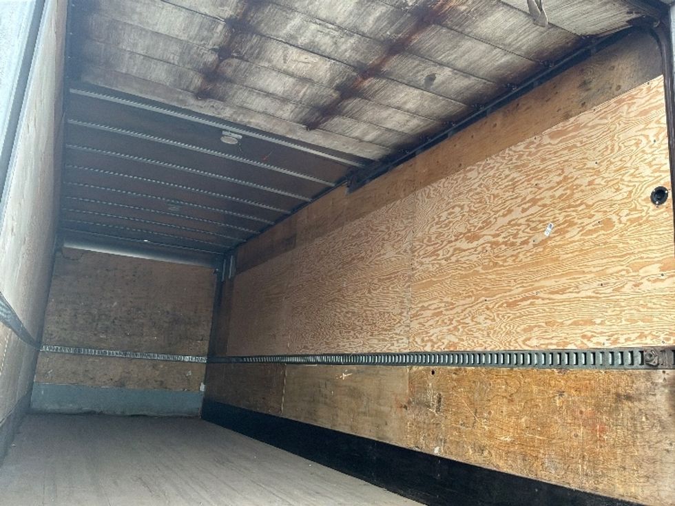 Medium Duty Box Truck-Light and Medium Duty Trucks-International-2020-MV607-Saint Laurent-PQ-405,885\n\t\tkm-$ 60,500 - Image 12