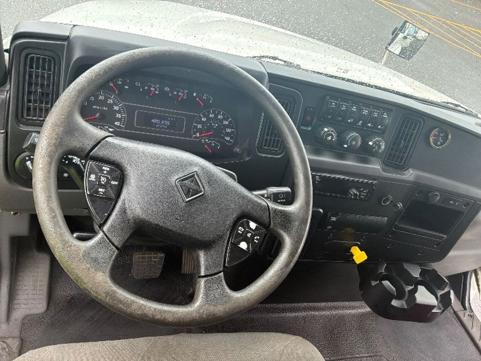 Medium Duty Box Truck-Light and Medium Duty Trucks-International-2020-MV607-Saint Laurent-PQ-405,885\n\t\tkm-$ 60,500 - Image 18