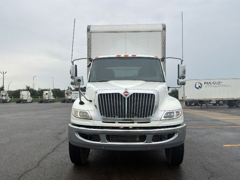 Medium Duty Box Truck-Light and Medium Duty Trucks-International-2020-MV607-Saint Laurent-PQ-405,885\n\t\tkm-$ 60,500 - Image 2