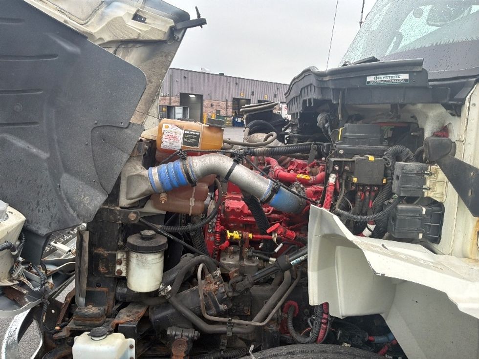 Medium Duty Box Truck-Light and Medium Duty Trucks-International-2020-MV607-Saint Laurent-PQ-405,885\n\t\tkm-$ 60,500 - Image 22