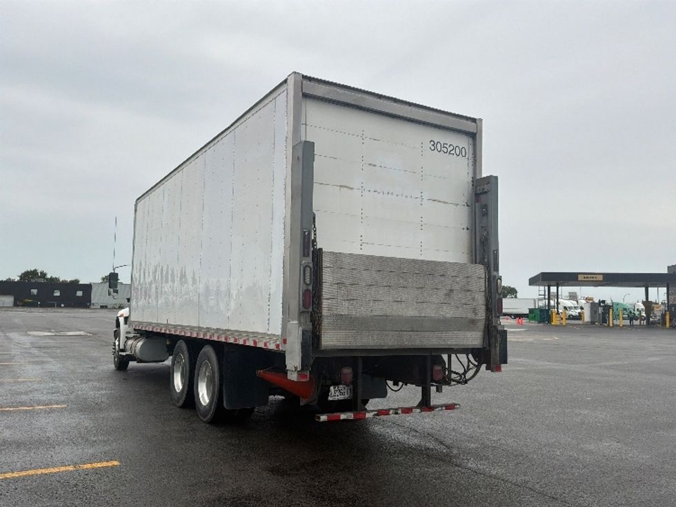 Medium Duty Box Truck-Light and Medium Duty Trucks-International-2020-MV607-Saint Laurent-PQ-405,885\n\t\tkm-$ 60,500 - Image 6