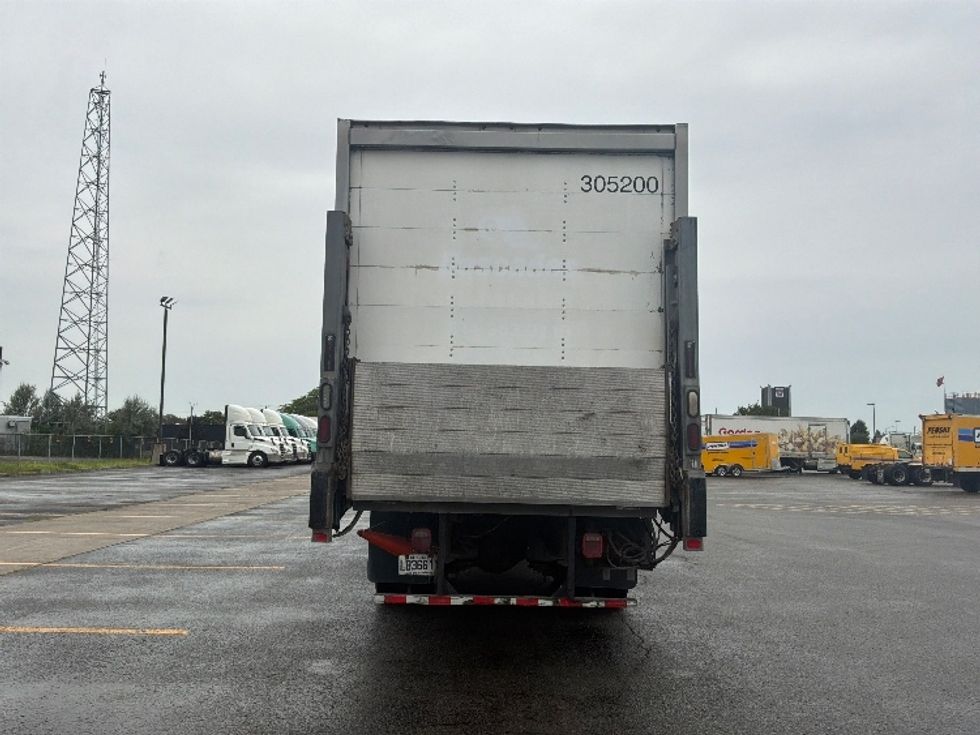 Medium Duty Box Truck-Light and Medium Duty Trucks-International-2020-MV607-Saint Laurent-PQ-405,885\n\t\tkm-$ 60,500 - Image 7