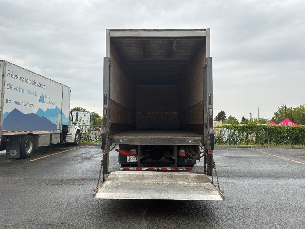 Medium Duty Box Truck-Light and Medium Duty Trucks-International-2020-MV607-Saint Laurent-PQ-405,885\n\t\tkm-$ 60,500 - Image 9