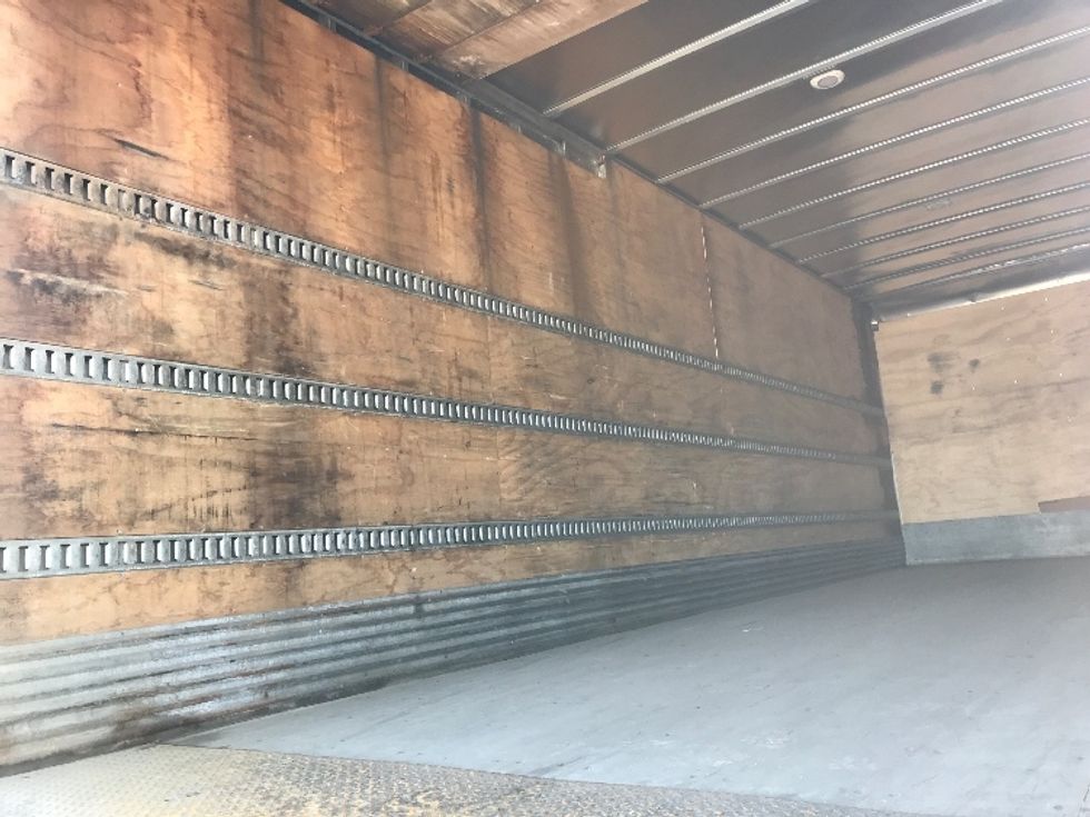 Medium Duty Box Truck-Light and Medium Duty Trucks-International-2020-MV607-Saint Laurent-PQ-420,756\n\t\tkm-$ 36,750 - Image 11