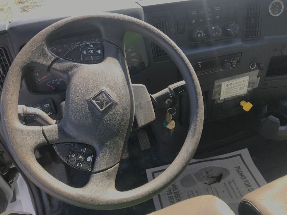 Medium Duty Box Truck-Light and Medium Duty Trucks-International-2020-MV607-Saint Laurent-PQ-420,756\n\t\tkm-$ 36,750 - Image 17