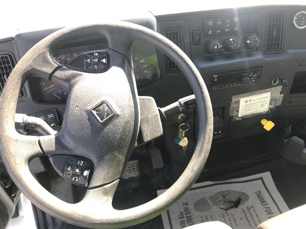 Medium Duty Box Truck-Light and Medium Duty Trucks-International-2020-MV607-Saint Laurent-PQ-420,756\n\t\tkm-$ 36,750 - Image 18