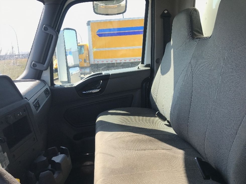 Medium Duty Box Truck-Light and Medium Duty Trucks-International-2020-MV607-Saint Laurent-PQ-420,756\n\t\tkm-$ 36,750 - Image 19