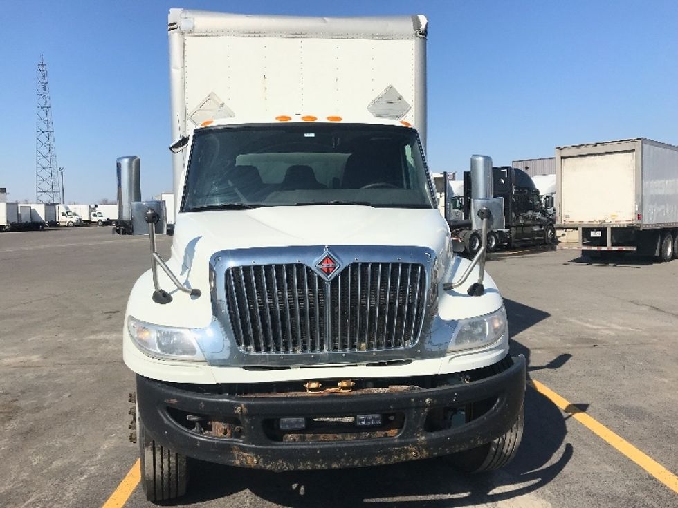 Medium Duty Box Truck-Light and Medium Duty Trucks-International-2020-MV607-Saint Laurent-PQ-420,756\n\t\tkm-$ 36,750 - Image 2