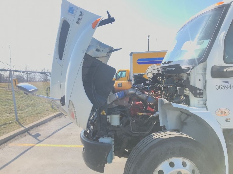 Medium Duty Box Truck-Light and Medium Duty Trucks-International-2020-MV607-Saint Laurent-PQ-420,756\n\t\tkm-$ 36,750 - Image 23