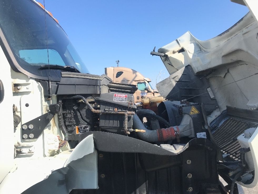 Medium Duty Box Truck-Light and Medium Duty Trucks-International-2020-MV607-Saint Laurent-PQ-420,756\n\t\tkm-$ 36,750 - Image 24