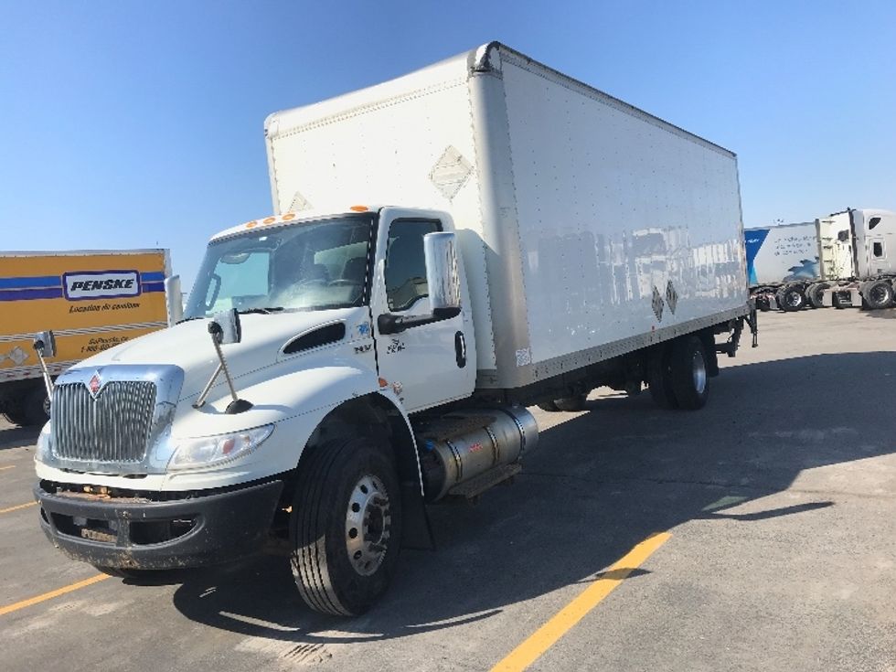 Medium Duty Box Truck-Light and Medium Duty Trucks-International-2020-MV607-Saint Laurent-PQ-420,756\n\t\tkm-$ 36,750 - Image 3