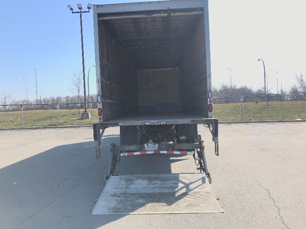 Medium Duty Box Truck-Light and Medium Duty Trucks-International-2020-MV607-Saint Laurent-PQ-420,756\n\t\tkm-$ 36,750 - Image 9