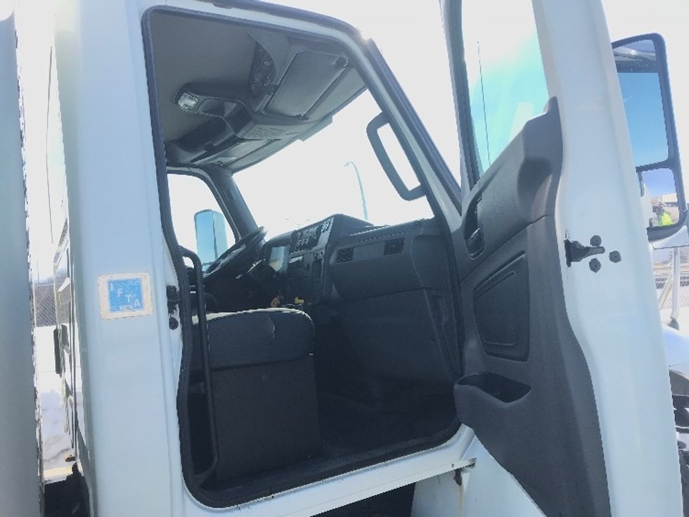 Medium Duty Box Truck-Light and Medium Duty Trucks-International-2020-MV607-Saint Laurent-PQ-435,461\n\t\tkm-$ 35,000 - Image 15