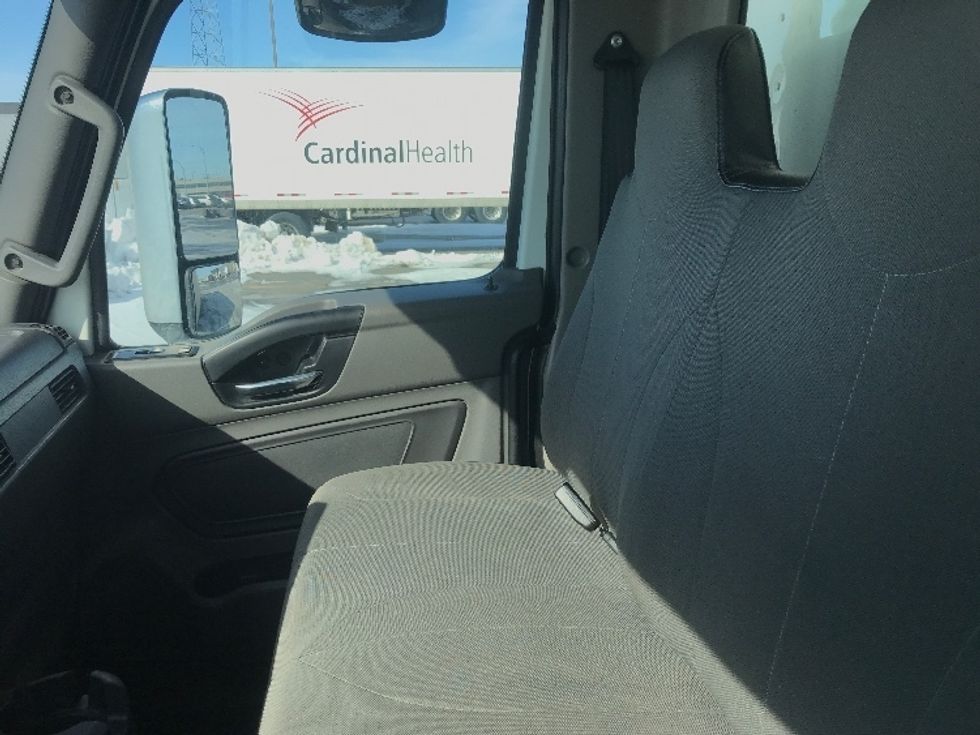 Medium Duty Box Truck-Light and Medium Duty Trucks-International-2020-MV607-Saint Laurent-PQ-435,461\n\t\tkm-$ 35,000 - Image 20