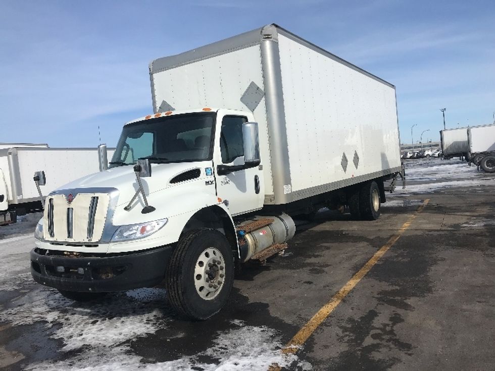 Medium Duty Box Truck-Light and Medium Duty Trucks-International-2020-MV607-Saint Laurent-PQ-435,461\n\t\tkm-$ 35,000 - Image 3