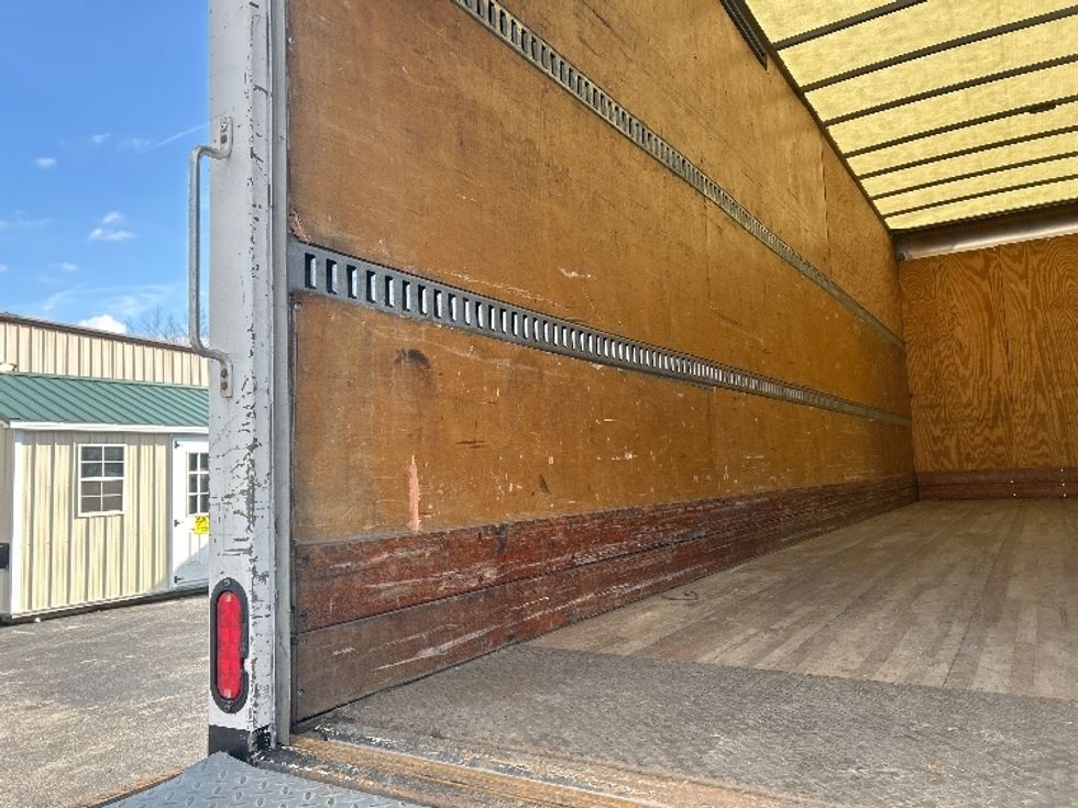Medium Duty Box Truck-Light and Medium Duty Trucks-International-2020-MV607-Salem-VA-132,914\n\t\tmiles-$ 54,750 - Image 11