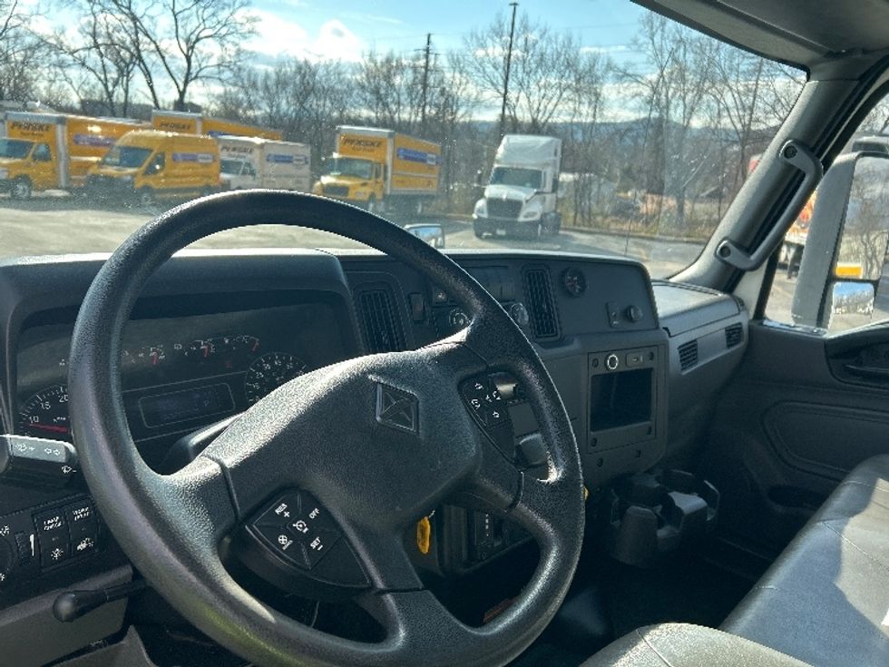 Medium Duty Box Truck-Light and Medium Duty Trucks-International-2020-MV607-Salem-VA-132,914\n\t\tmiles-$ 54,750 - Image 17