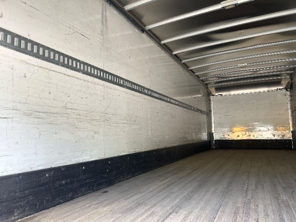 Medium Duty Box Truck-Light and Medium Duty Trucks-International-2020-MV607-Salem-VA-141,845\n\t\tmiles-$ 57,250 - Image 11