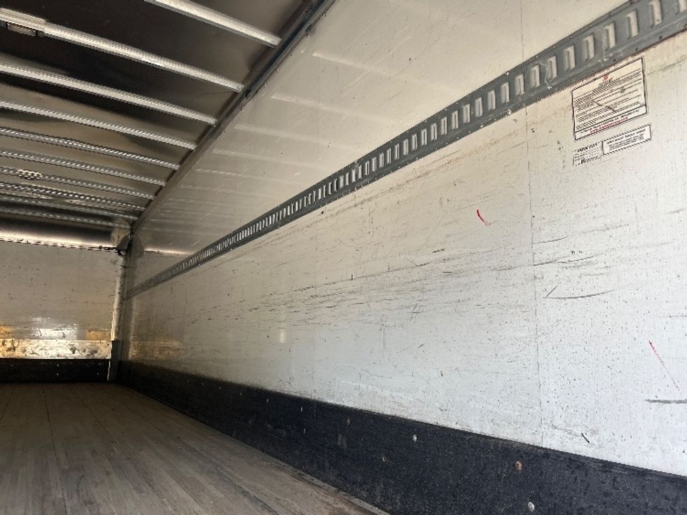Medium Duty Box Truck-Light and Medium Duty Trucks-International-2020-MV607-Salem-VA-141,845\n\t\tmiles-$ 57,250 - Image 12