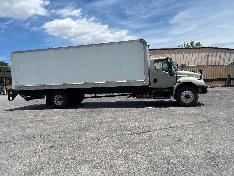 Medium Duty Box Truck-Light and Medium Duty Trucks-International-2020-MV607-Salem-VA-141,845\n\t\tmiles-$ 57,250 - Image 15
