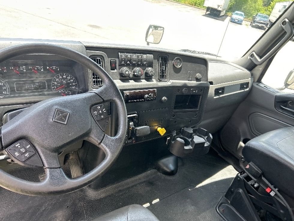 Medium Duty Box Truck-Light and Medium Duty Trucks-International-2020-MV607-Salem-VA-141,845\n\t\tmiles-$ 57,250 - Image 17