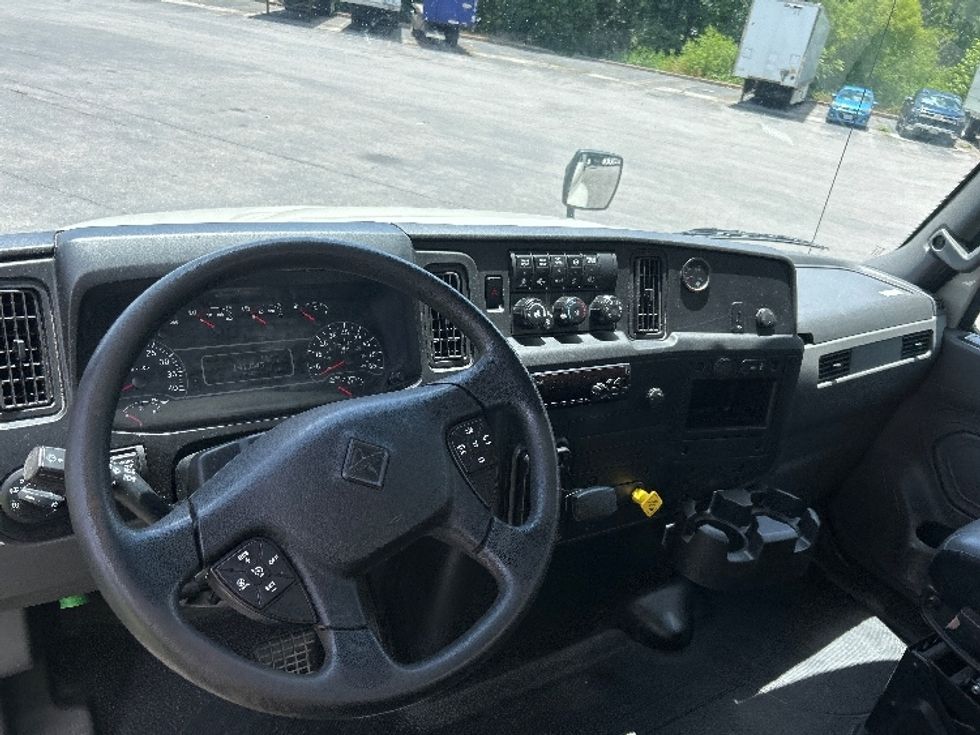Medium Duty Box Truck-Light and Medium Duty Trucks-International-2020-MV607-Salem-VA-141,845\n\t\tmiles-$ 57,250 - Image 18