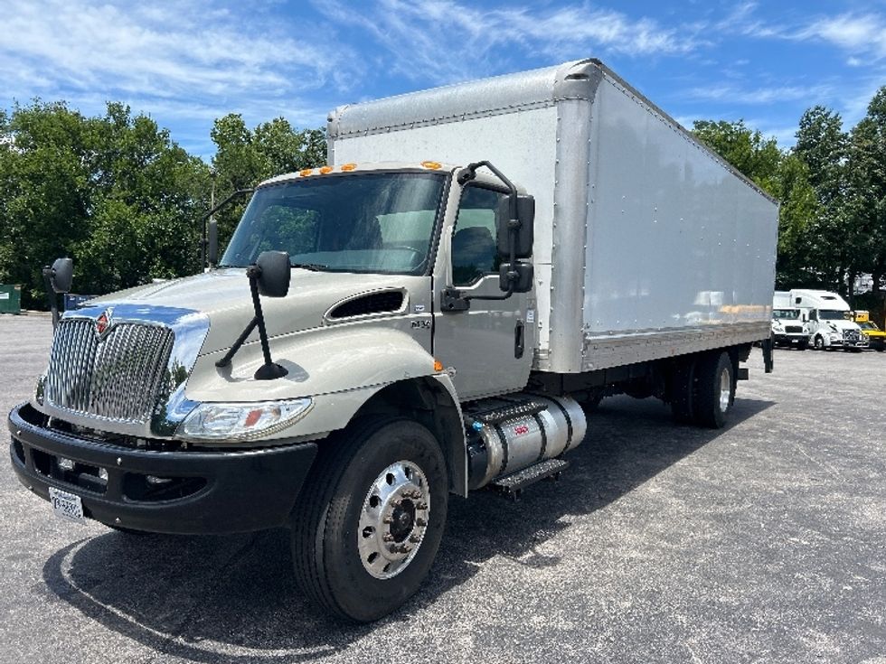 Medium Duty Box Truck-Light and Medium Duty Trucks-International-2020-MV607-Salem-VA-141,845\n\t\tmiles-$ 57,250 - Image 3