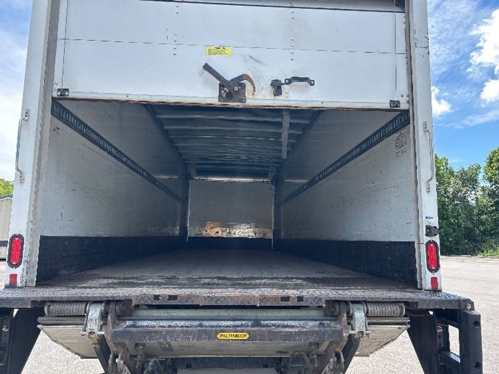 Medium Duty Box Truck-Light and Medium Duty Trucks-International-2020-MV607-Salem-VA-141,845\n\t\tmiles-$ 57,250 - Image 8