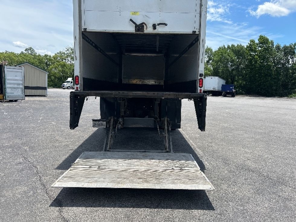 Medium Duty Box Truck-Light and Medium Duty Trucks-International-2020-MV607-Salem-VA-141,845\n\t\tmiles-$ 57,250 - Image 9