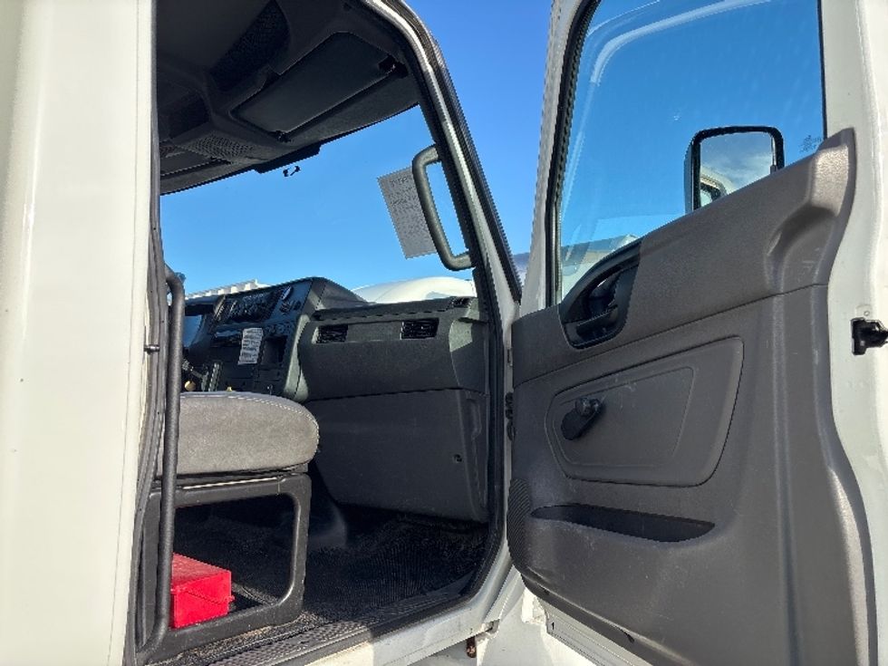 Medium Duty Box Truck-Light and Medium Duty Trucks-International-2020-MV607-Salt Lake City-UT-140,824\n\t\tmiles-$ 56,750 - Image 20