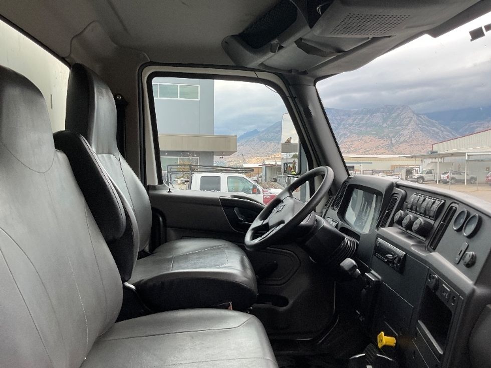 Medium Duty Box Truck-Light and Medium Duty Trucks-International-2020-MV607-Salt Lake City-UT-141,365\n\t\tmiles-$ 51,250 - Image 22