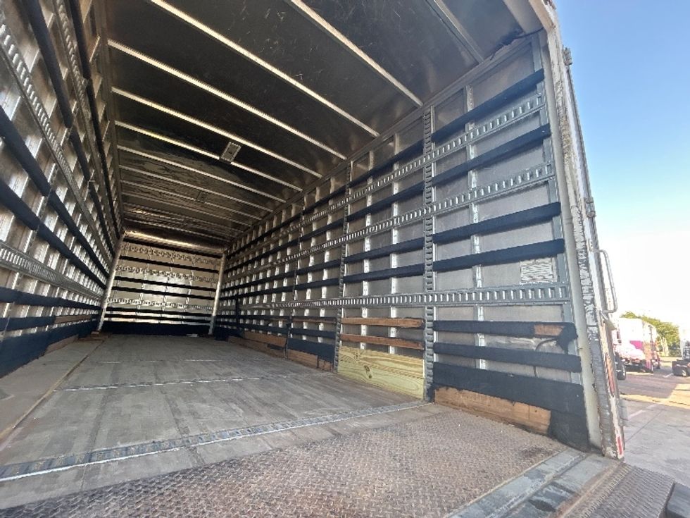 Medium Duty Box Truck-Light and Medium Duty Trucks-International-2020-MV607-San Antonio-TX-137,984\n\t\tmiles-$ 53,250 - Image 11